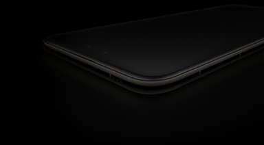 HUAWEI Mate 70 Pro+ 正面水平斜侧图，展示屏幕的细节