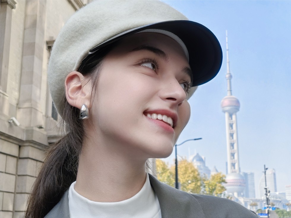 HUAWEI nova 12 Pro 前置0.7x-5x全焦段变焦